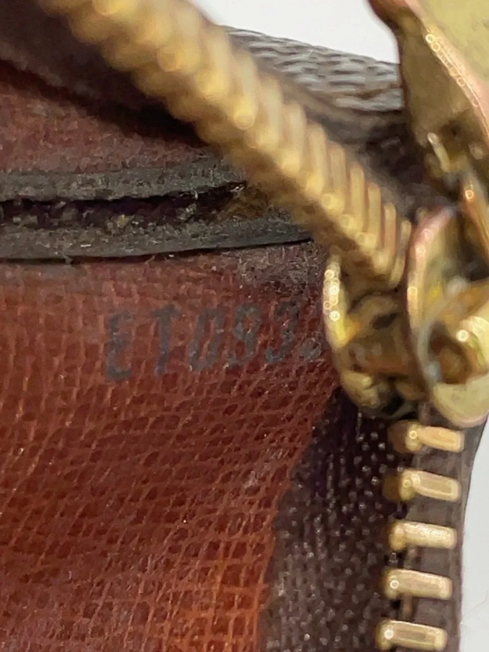 Louis Vuitton Monogram Pochette Cles Coin case